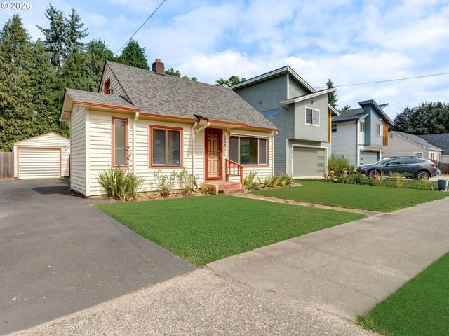 1820 E 33RD St, Vancouver, WA 98663