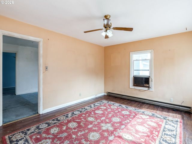 1820 E 33RD St, Vancouver, WA 98663