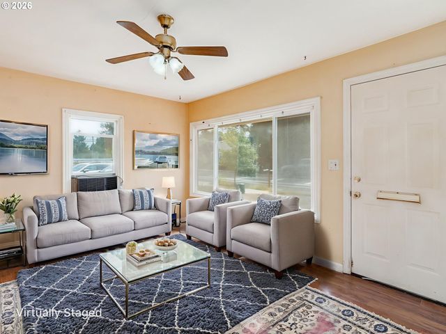 1820 E 33RD St, Vancouver, WA 98663