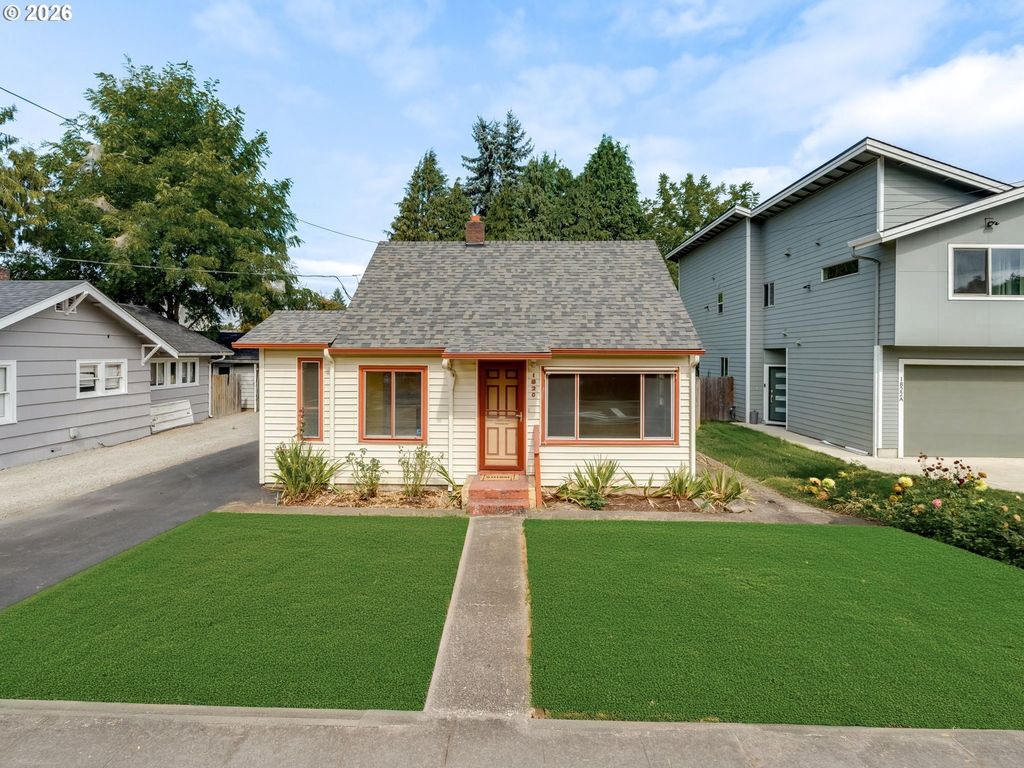 1820 E 33RD St, Vancouver, WA 98663