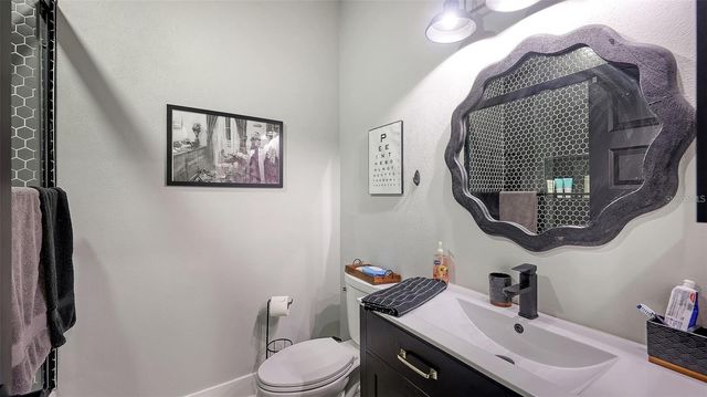 3827 PARKRIDGE CIRCLE 1-102, Sarasota, FL 34243