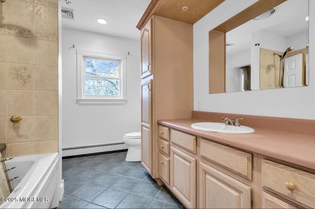 869 Knight Street, Toms River, NJ 08753