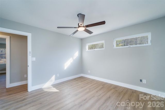 11 Twin Lakes Drive, Fletcher, NC 28732