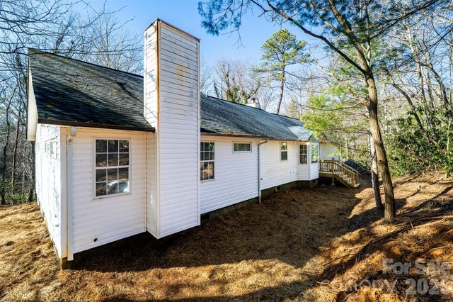 11 Twin Lakes Drive, Fletcher, NC 28732