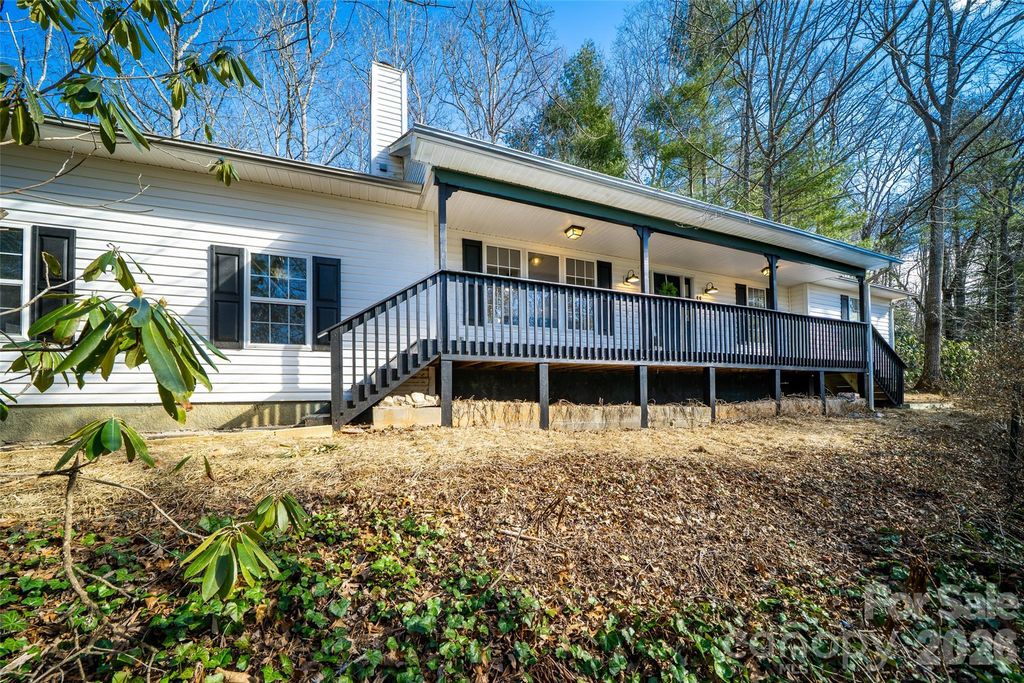 11 Twin Lakes Drive, Fletcher, NC 28732