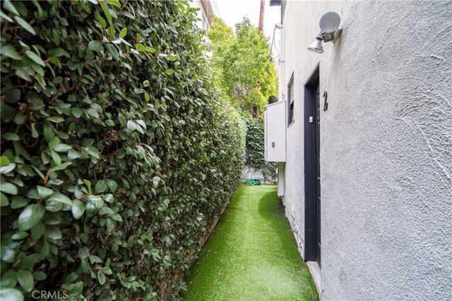 400 N Maple Drive A, Beverly Hills, CA 90210