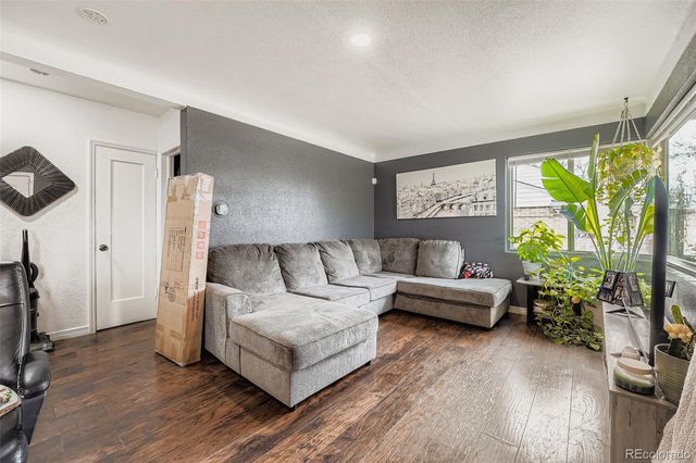 2140 Oneida Street, Denver, CO 80207