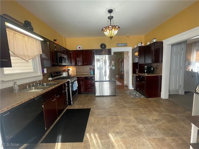 1100 14th Street, Vienna, WV 26105