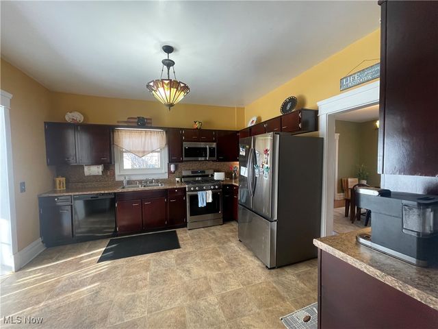 1100 14th Street, Vienna, WV 26105