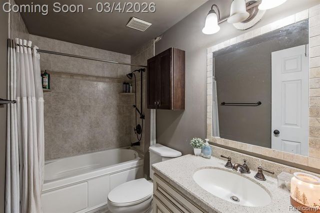 13455 Independence Avenue, Shelby Twp, MI 48315