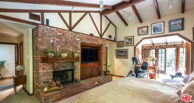 9415 Cherokee Lane, Beverly Hills, CA 90210