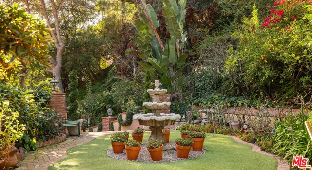 9415 Cherokee Lane, Beverly Hills, CA 90210