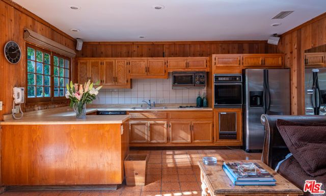 9415 Cherokee Lane, Beverly Hills, CA 90210