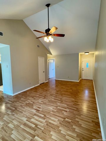 263 LOHMANN ST, Boerne, TX 78006