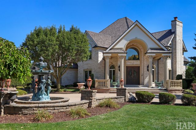 1 Pacer Trail, South Barrington, IL 60010