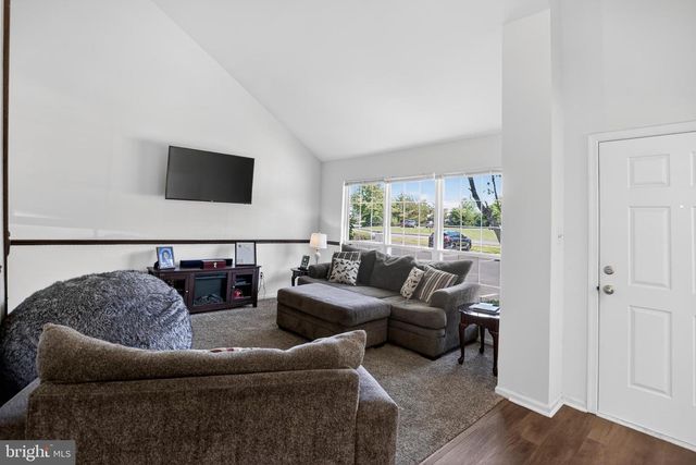 105 CINNAMON RD, West Deptford, NJ 08086