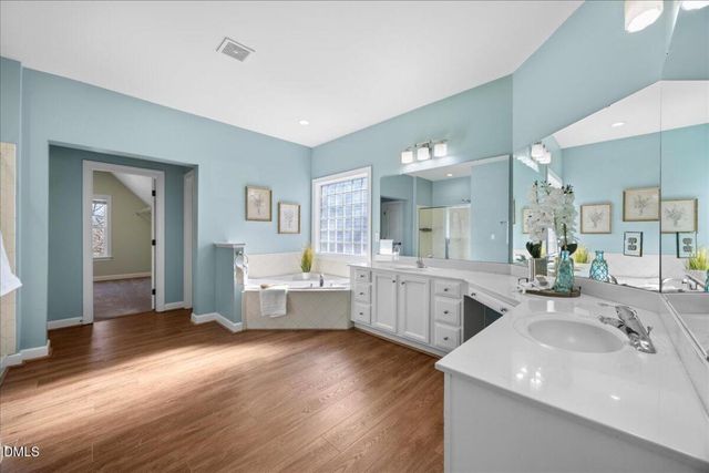 514 N Scotswood Boulevard, Hillsborough, NC 27278