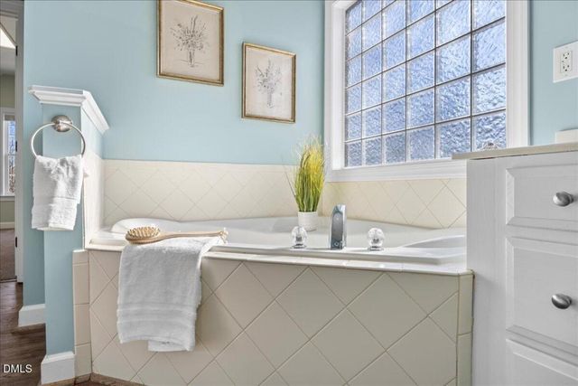 514 N Scotswood Boulevard, Hillsborough, NC 27278