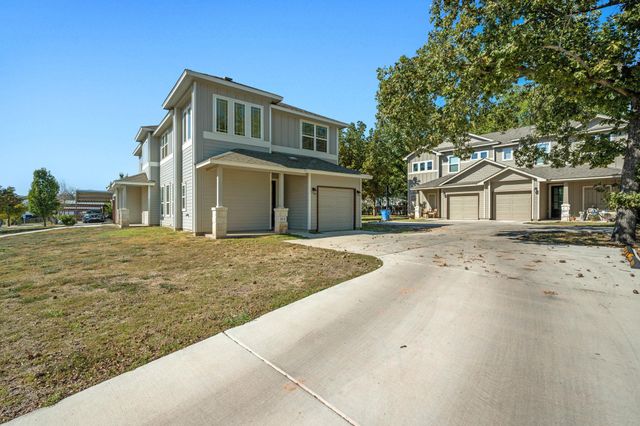 700 W 6th ST B, Taylor, TX 76574