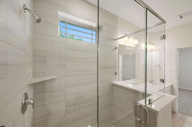 700 W 6th ST B, Taylor, TX 76574