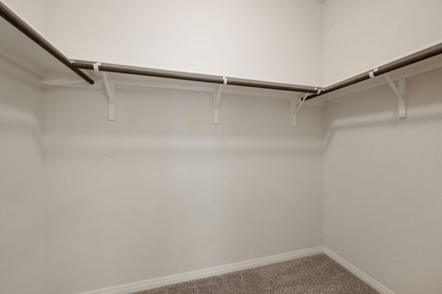 700 W 6th ST B, Taylor, TX 76574