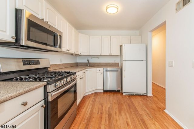 1359 Stephanie Dr, North Caldwell Boro, NJ 07006