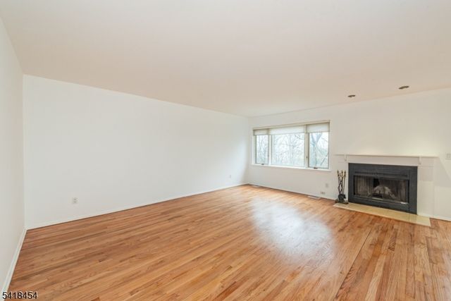 1359 Stephanie Dr, North Caldwell Boro, NJ 07006