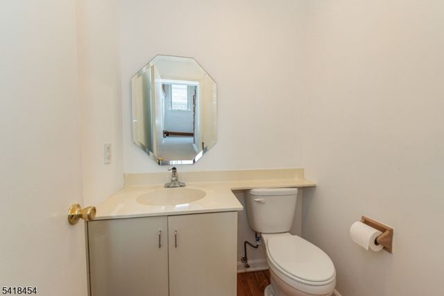 1359 Stephanie Dr, North Caldwell Boro, NJ 07006