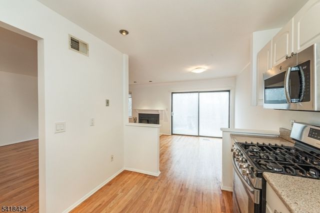 1359 Stephanie Dr, North Caldwell Boro, NJ 07006