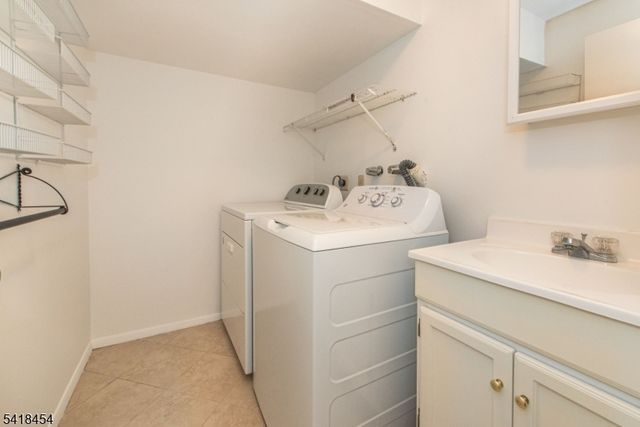 1359 Stephanie Dr, North Caldwell Boro, NJ 07006