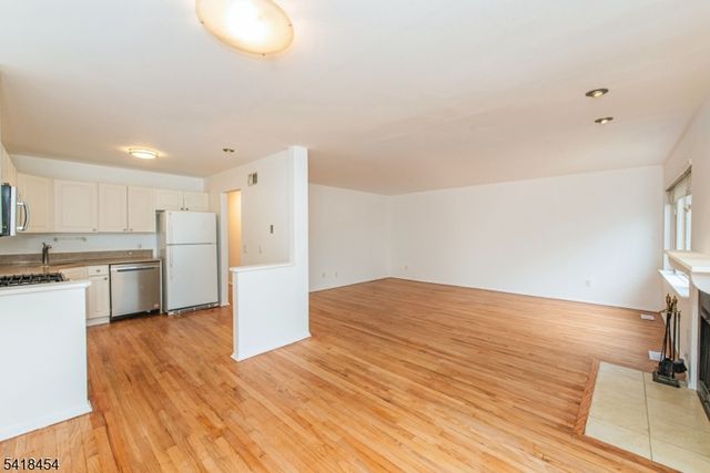 1359 Stephanie Dr, North Caldwell Boro, NJ 07006