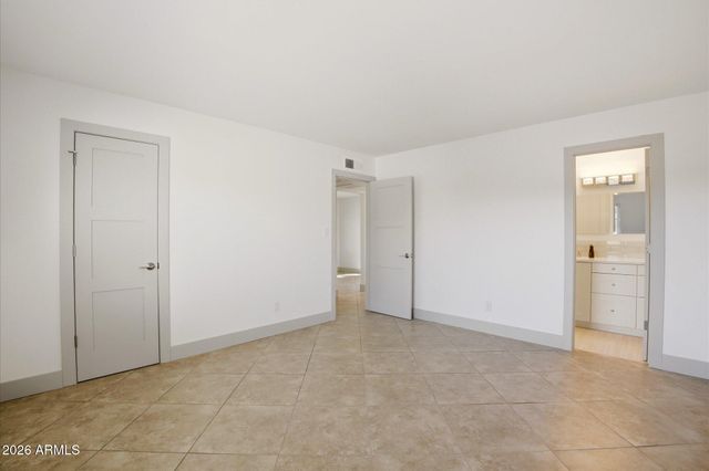 3131 W CLINTON Street, Phoenix, AZ 85029