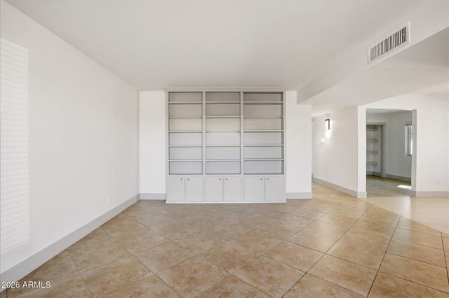 3131 W CLINTON Street, Phoenix, AZ 85029