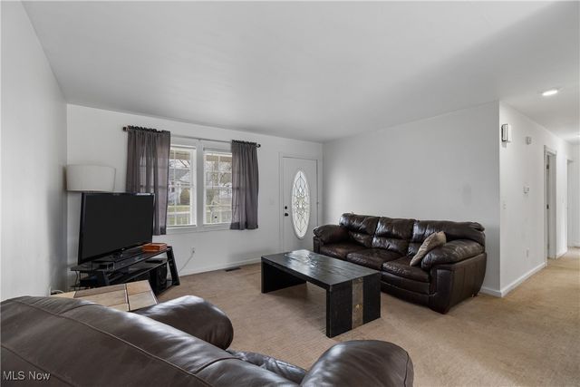 4057 Paumier Avenue, Louisville, OH 44641