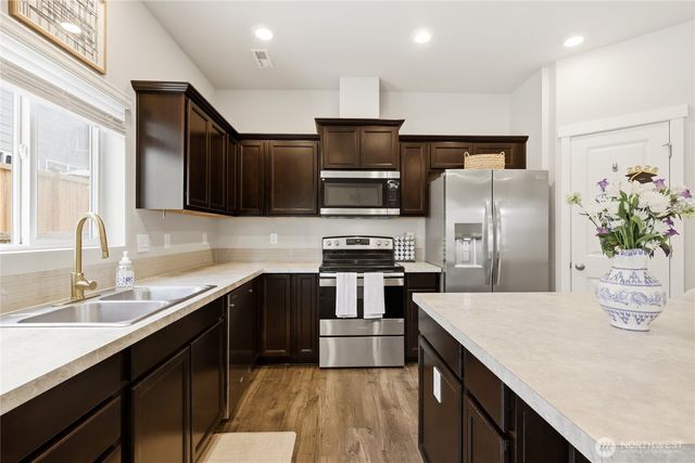 6451 Yorktown Place NE, Bremerton, WA 98311