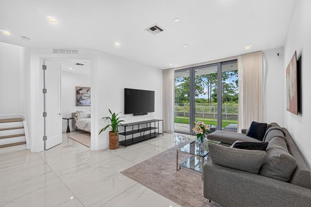 4130 NW 17th Avenue, Boca Raton, FL 33431