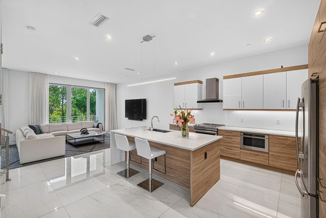 4130 NW 17th Avenue, Boca Raton, FL 33431