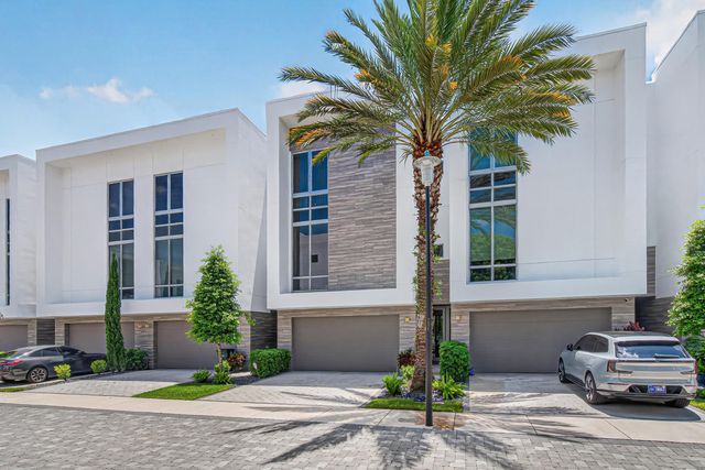4130 NW 17th Avenue, Boca Raton, FL 33431