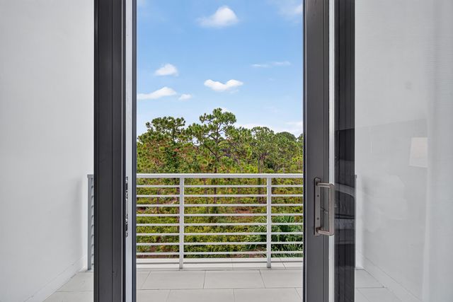 4130 NW 17th Avenue, Boca Raton, FL 33431