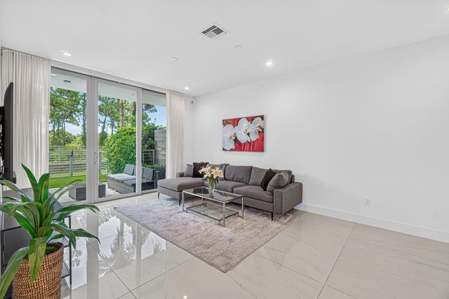 4130 NW 17th Avenue, Boca Raton, FL 33431