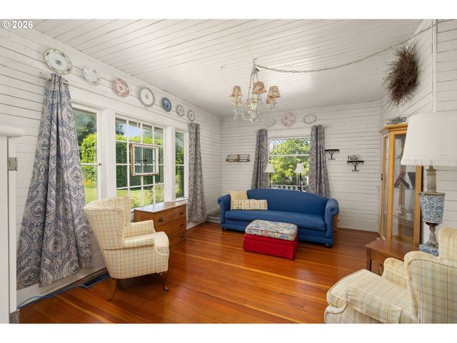 938 OAK St, Lake Oswego, OR 97034