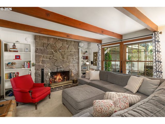 938 OAK St, Lake Oswego, OR 97034