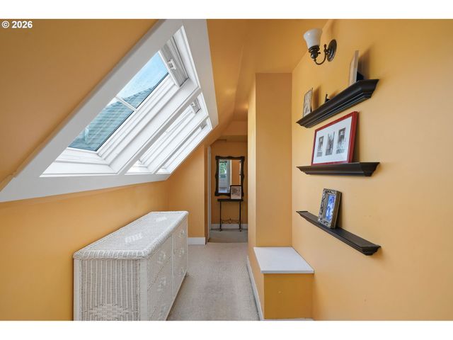 938 OAK St, Lake Oswego, OR 97034