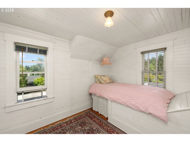 938 OAK St, Lake Oswego, OR 97034