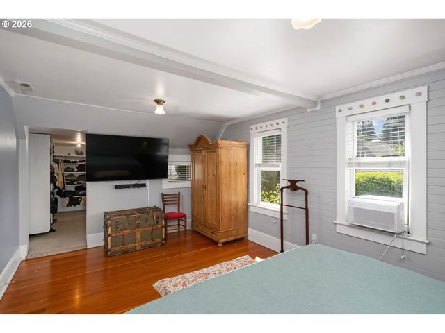 938 OAK St, Lake Oswego, OR 97034