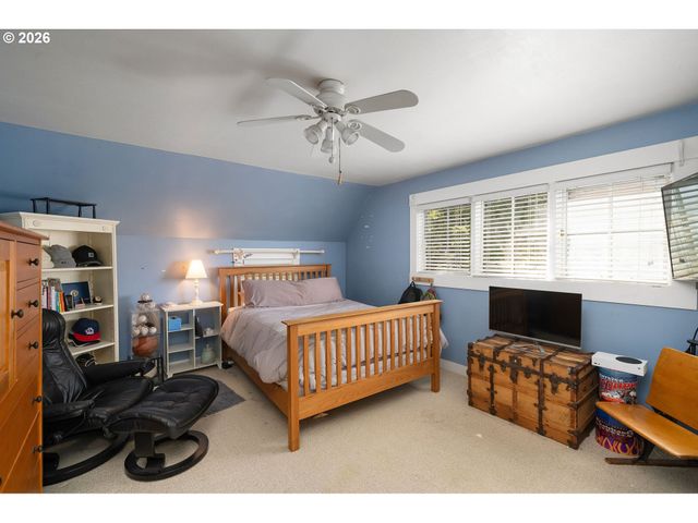 938 OAK St, Lake Oswego, OR 97034