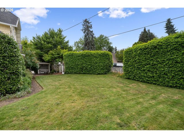 938 OAK St, Lake Oswego, OR 97034
