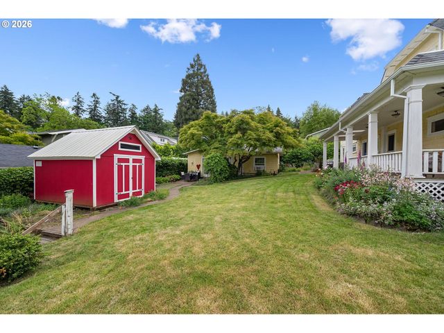 938 OAK St, Lake Oswego, OR 97034