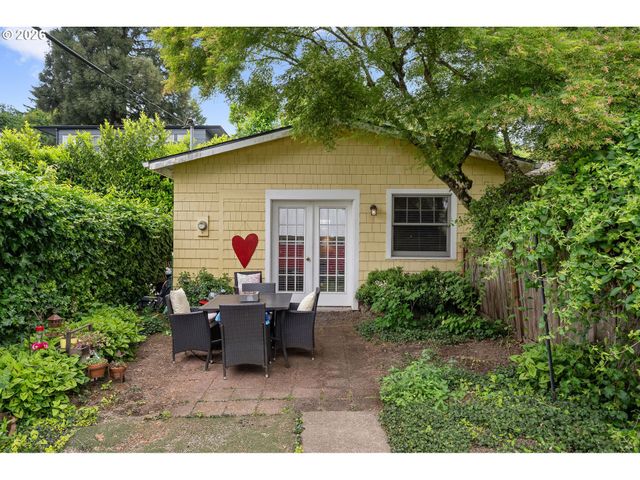 938 OAK St, Lake Oswego, OR 97034