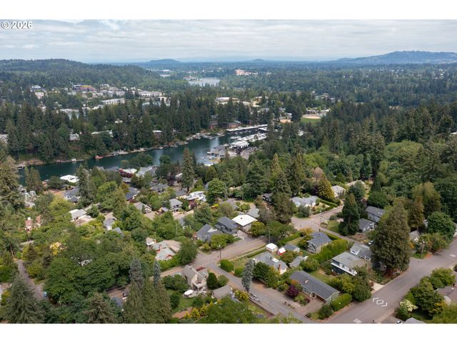 938 OAK St, Lake Oswego, OR 97034
